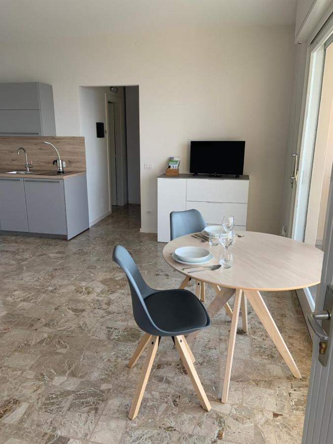 Casa Colmegna Mit Traumhaften See- Und Bergblick Luino Eksteriør bilde