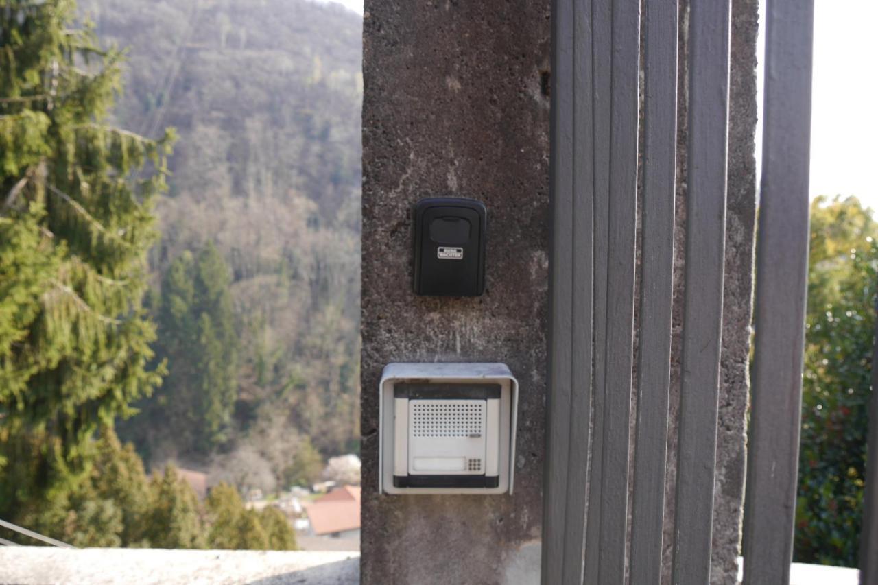 Casa Colmegna Mit Traumhaften See- Und Bergblick Luino Eksteriør bilde